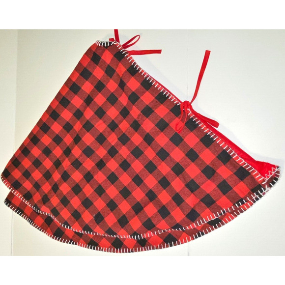 Red Buffalo Check Tie Closure White Hem Stitch 48-inch Christmas Tree Skirt NWOT - Picture 3 of 5